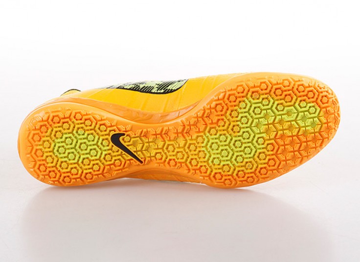 کفش فوتبالی NIKE