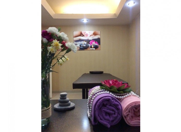 پاکسازی و ماساژ صورت آرومانا