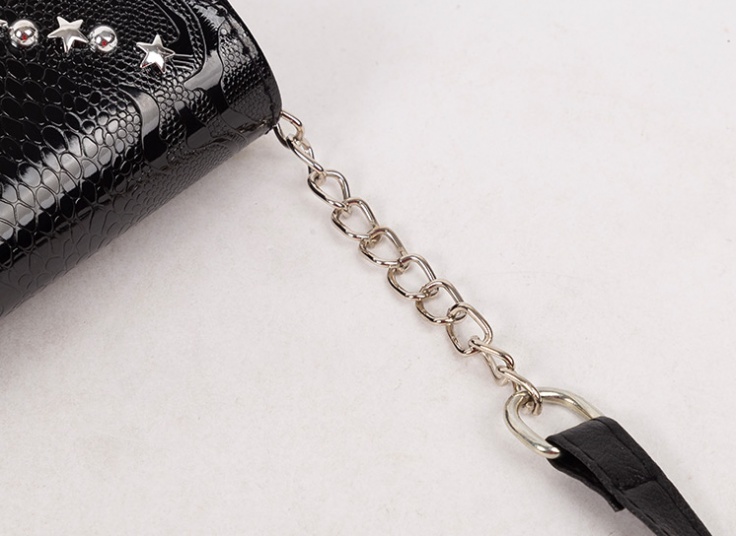 کیف پاسپورتی پرچ دار