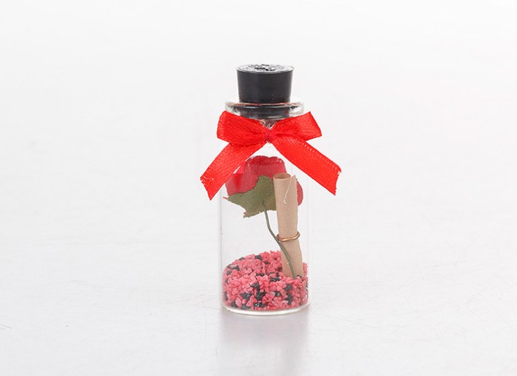 بطری عشق شیشه ای