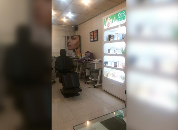 جوانسازی صورت در مطب دکتر آخوندزاده