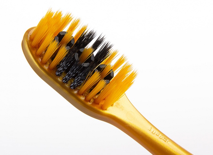 مسواک زغالی 360 Colgate