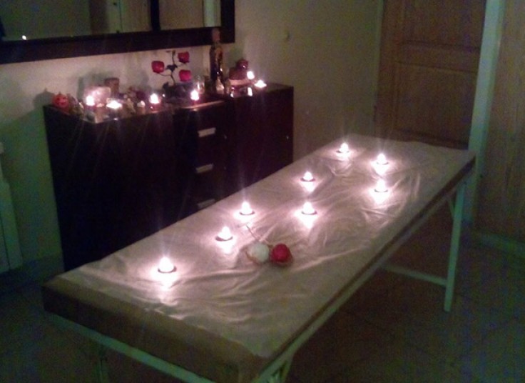 ماساژ در سالن عطرین