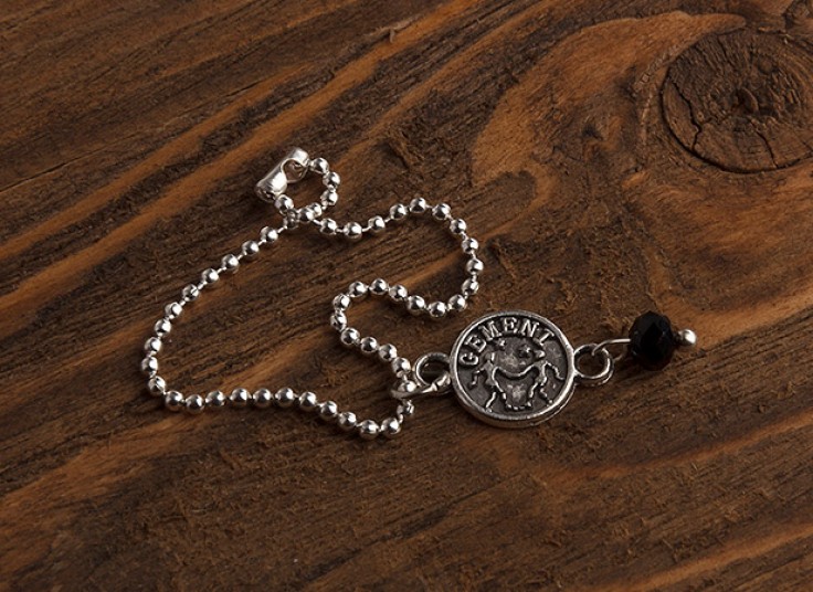 آویز ساعت ماه تولد