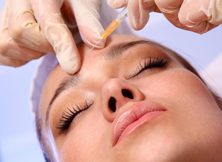 تزریق ژل در کلینیک  فرجام