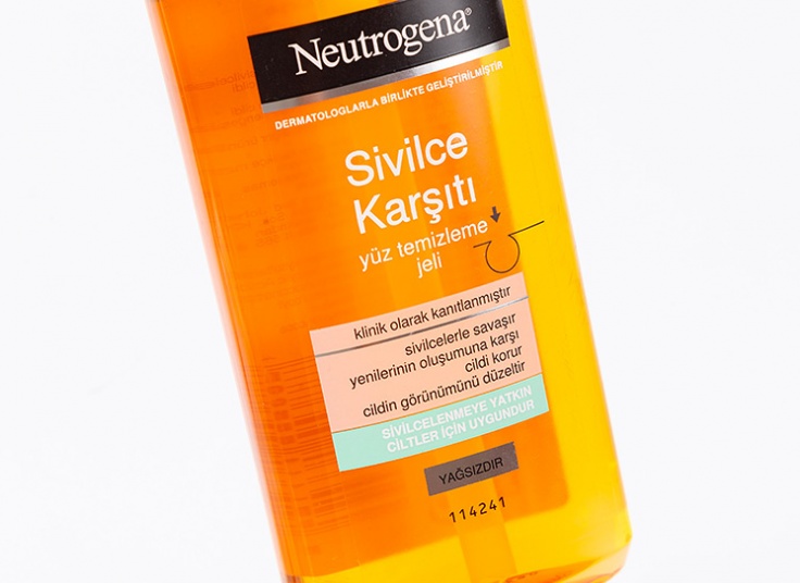 ژل شستشو صورت Neutrogena