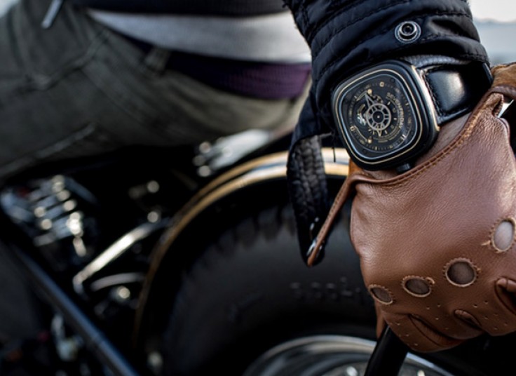 ساعت SEVENFRIDAY