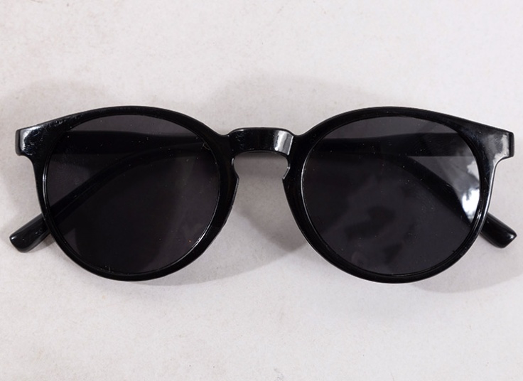 عینک رنگی بچگانه