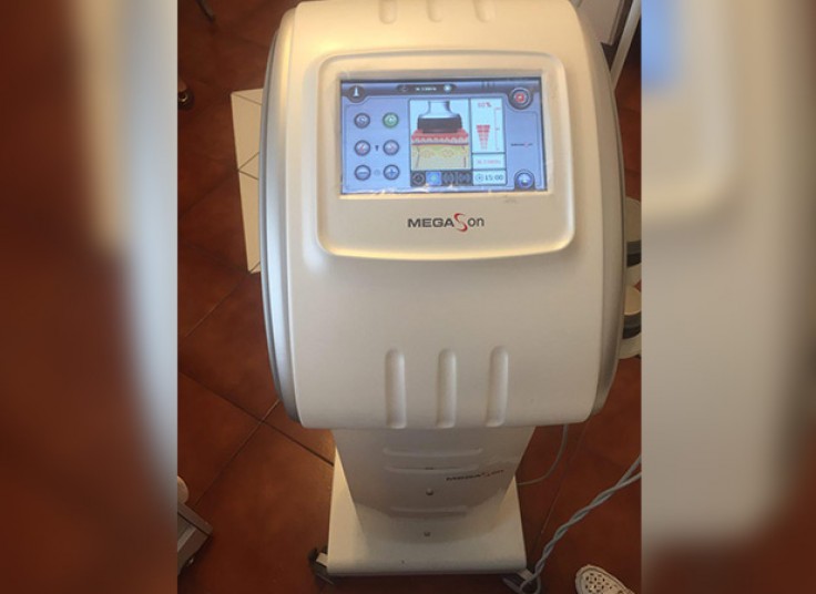 لیزر دایود موهای زائد در مطب دکتر عبدالحسین زاده