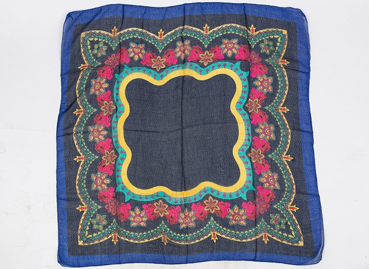 روسری نخی طرح دار زنانه