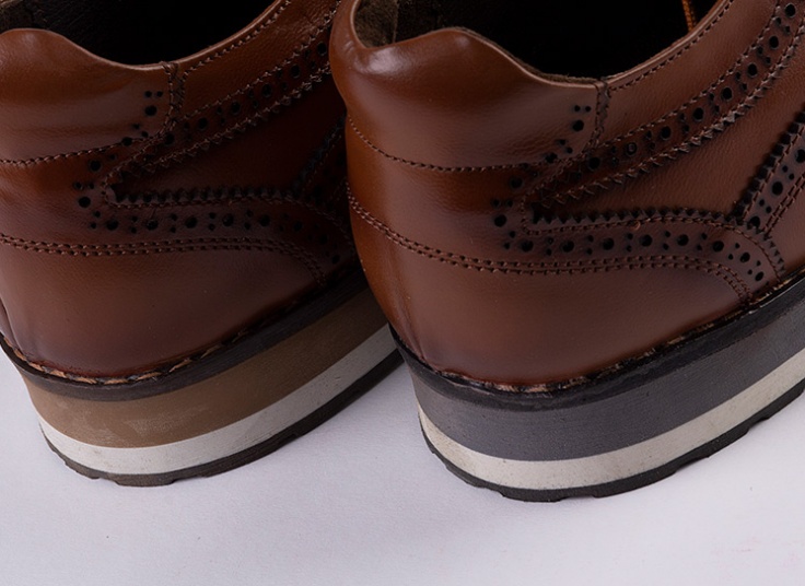 کفش مردانه چرم طبیعی مدل هشت ترک