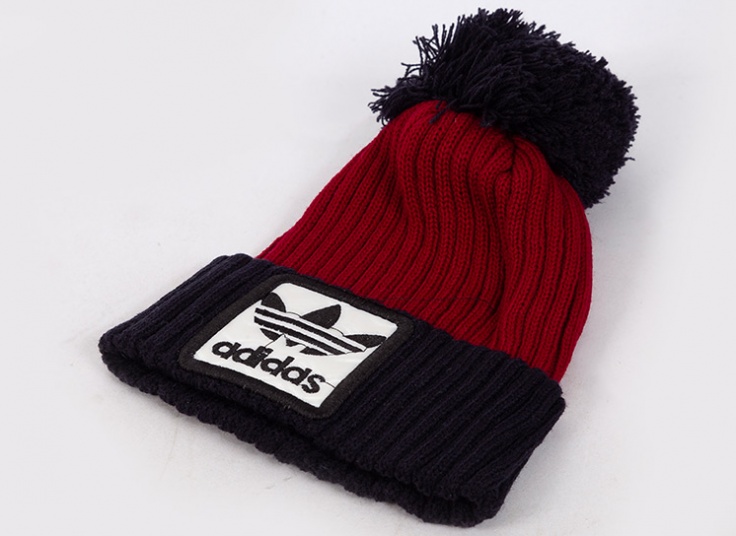 کلاه بافت طرح adidas