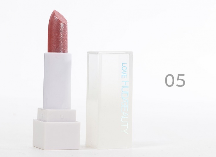 رژ لب شاین طرح Huda Beauty