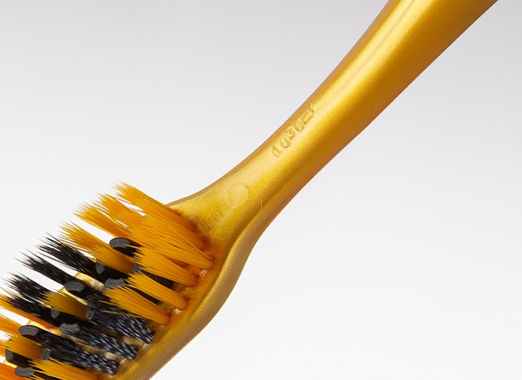 مسواک زغالی 360 Colgate