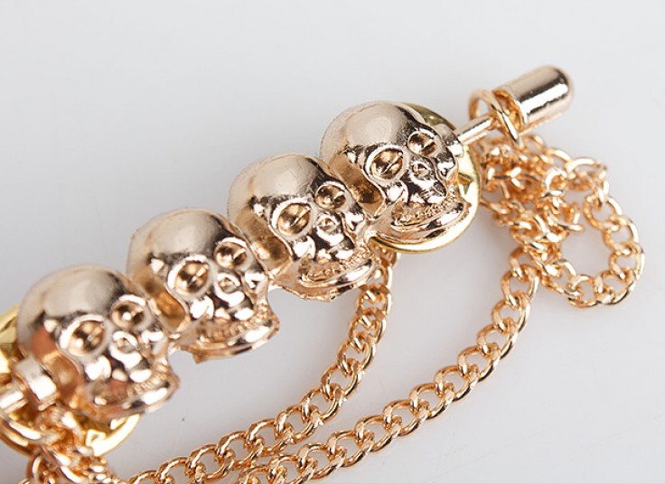 سنجاق سینه و کراوات