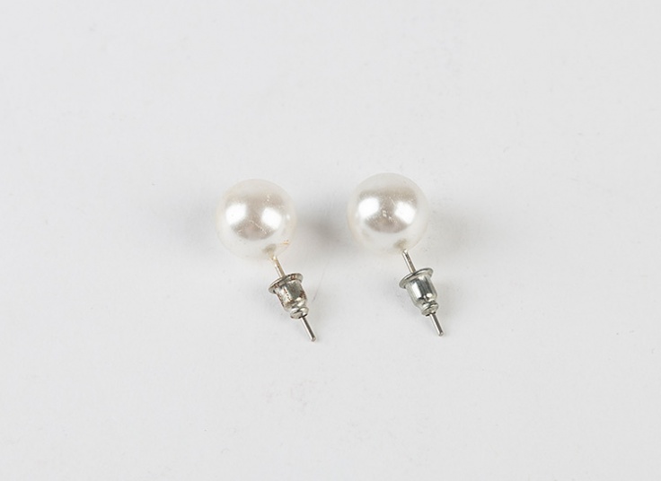 گوشواره مرواریدی میخی