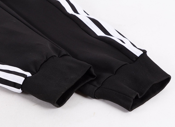 شلوار ورزشی طرح adidas