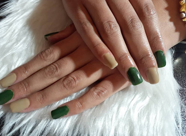 خدمات ناخن در سالن یاس