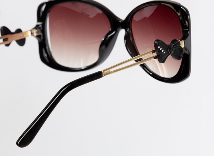 عینک زنانه طرح chanel