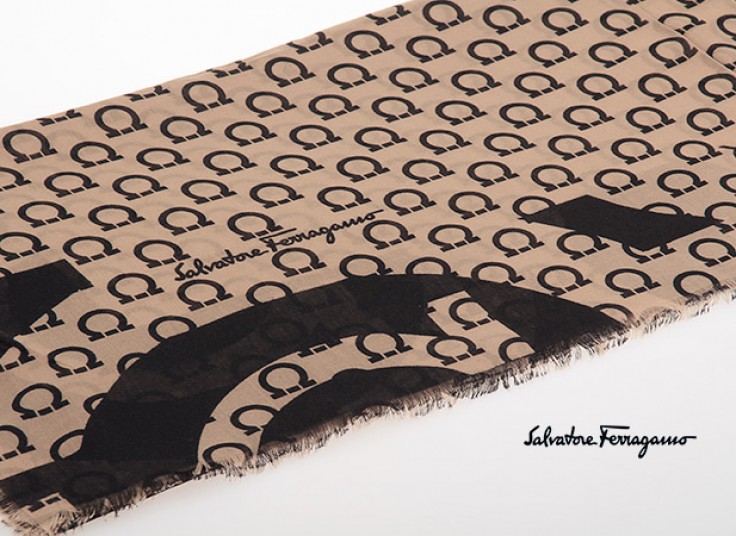 روسری نخی Salvatore Ferragamo