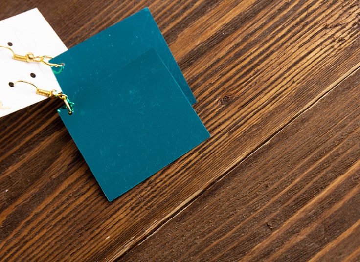 گوشواره پولکی