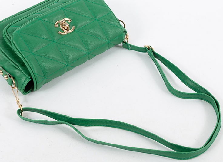 کیف پاسپورتی طرح Chanel