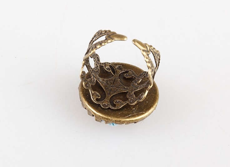 زیورآلات گلدوزی شده