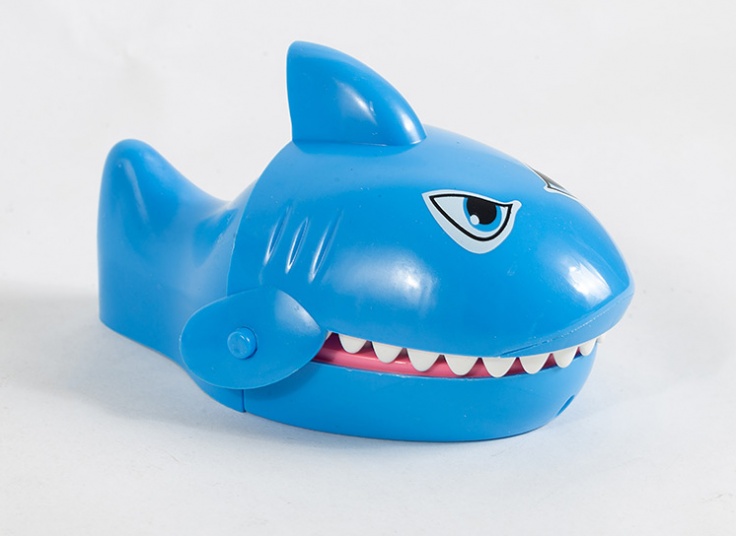 اسباب بازی مدل کوسه دندانی