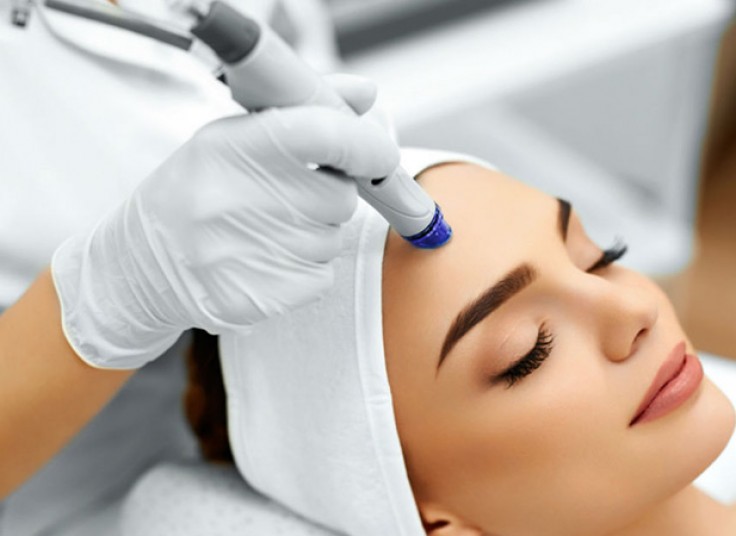 میکرودرم در مطب دکتر مطلبی