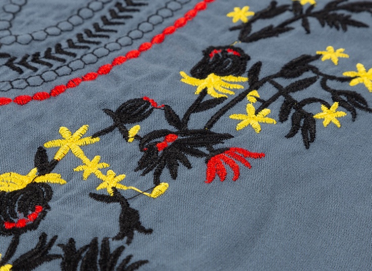 مانتو جلو بسته گلدوزی