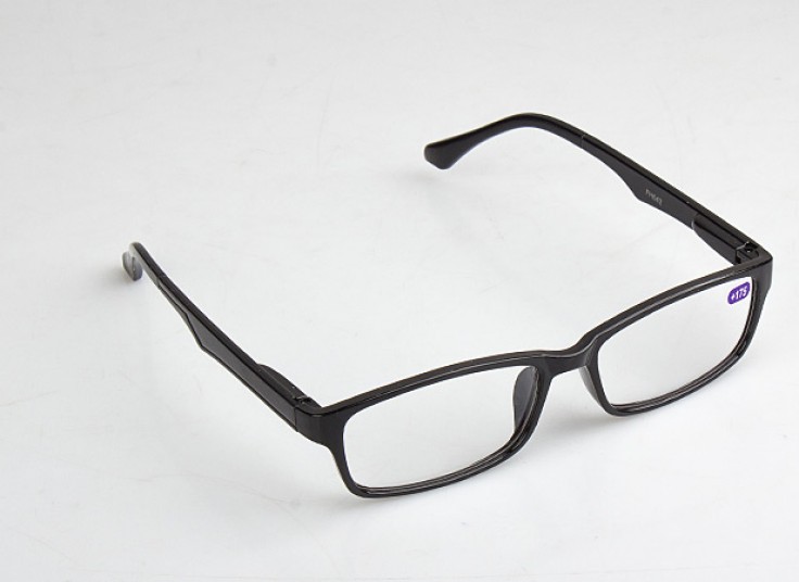 دو مدل عینک طبی  