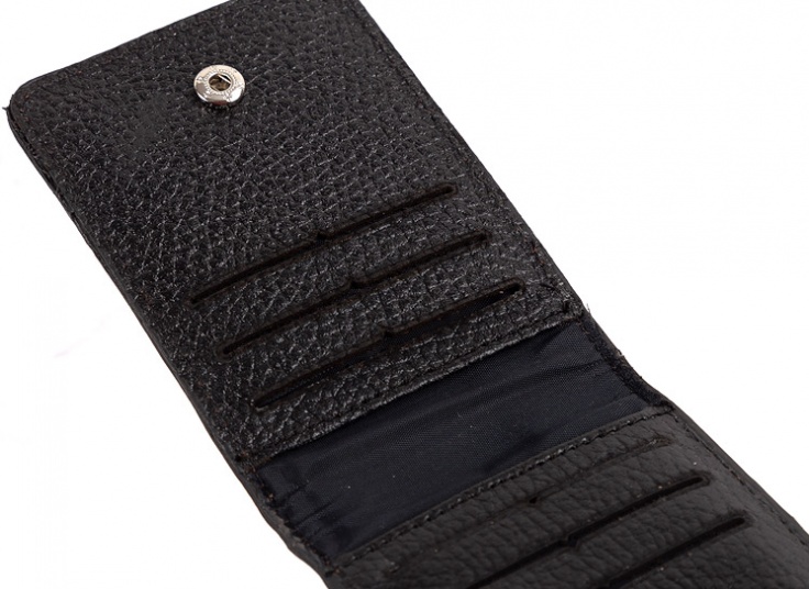 جاکارتی چرم گلدوزی‌ شده