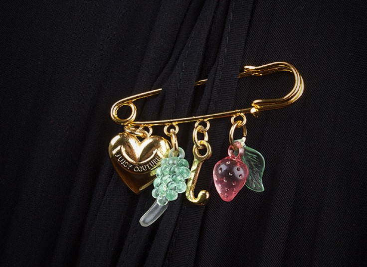 سنجاق سینه JUICY