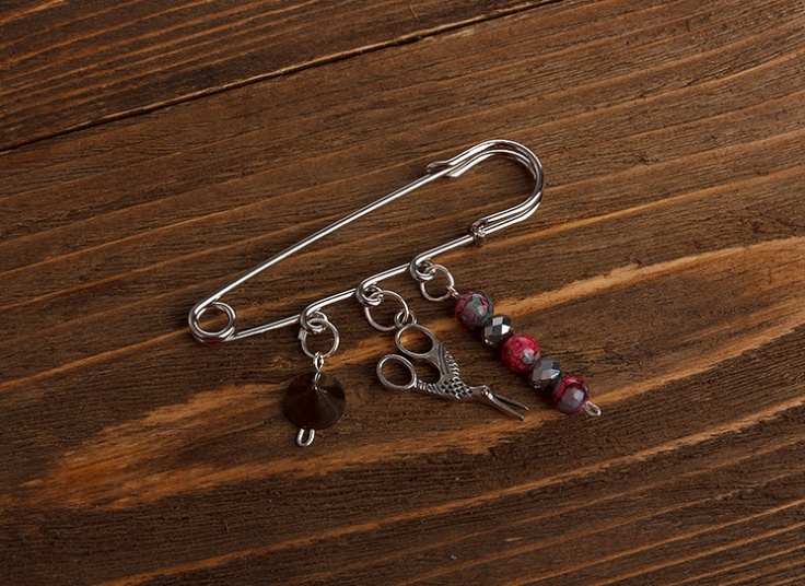 سنجاق سینه دست ساز