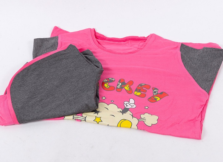 ست تیشرت شلوارک طرح‌دار