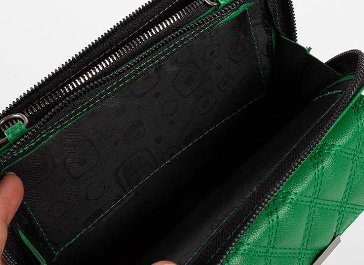 کیف پاسپورتی Chanel