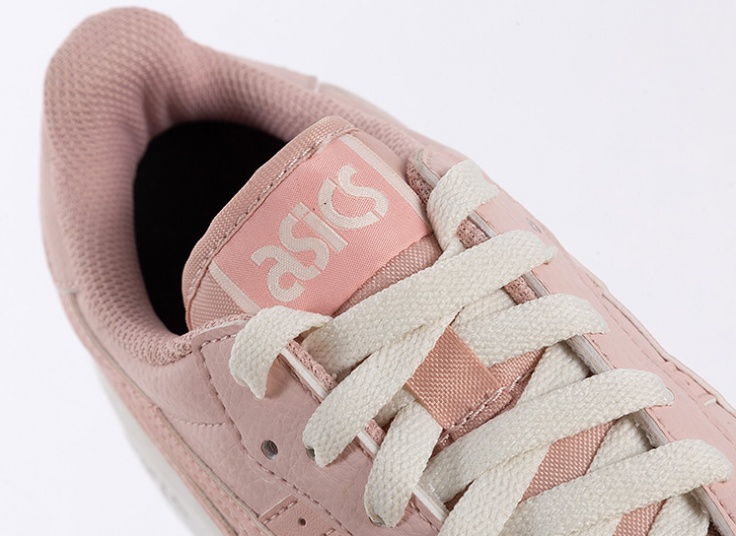 کفش ورزشی زنانه asics