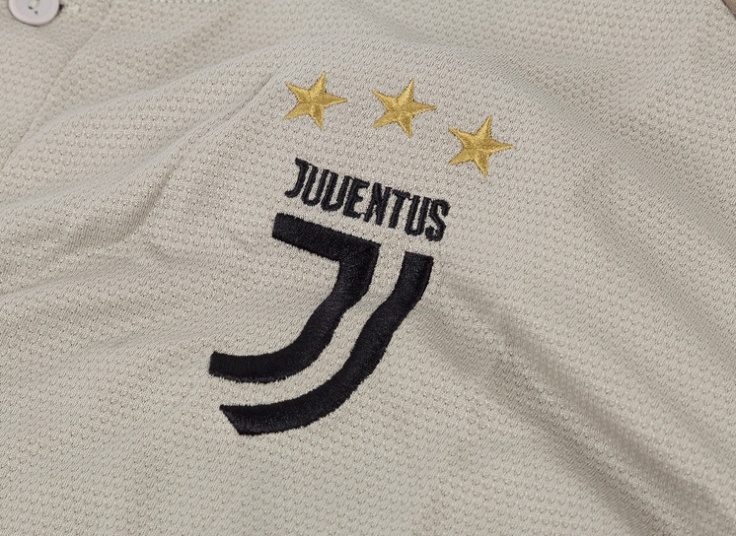 تیشرت ورزشی طرح adidas