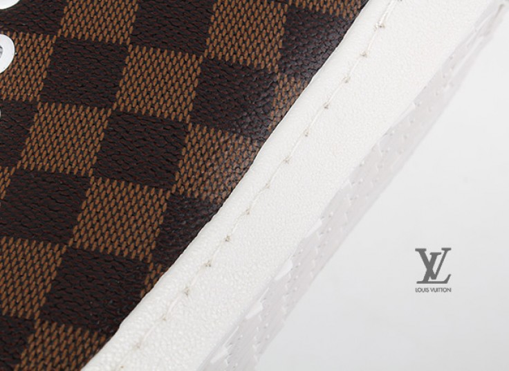 کفش اسنیکرز طرح LV