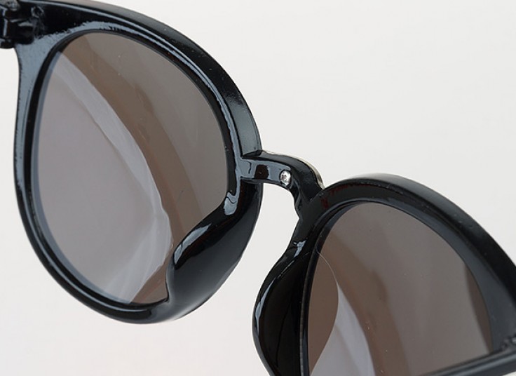 عینک آفتابی طرح Tailoring