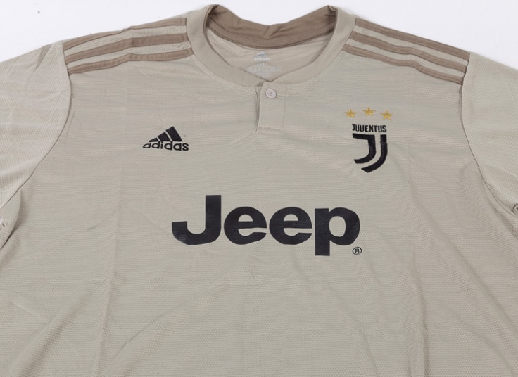 تیشرت ورزشی طرح adidas