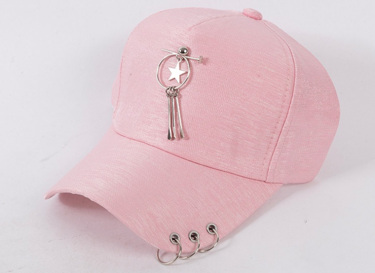 کلاه کپ پیرسینگ دار