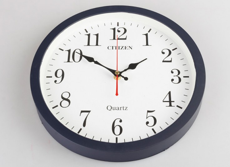 ساعت دیواری آرام گرد CITIZEN