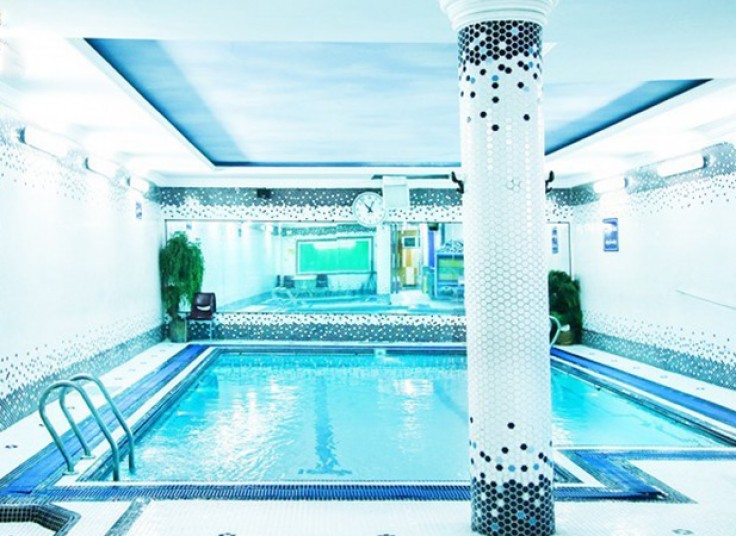 استخر هتل پارسی