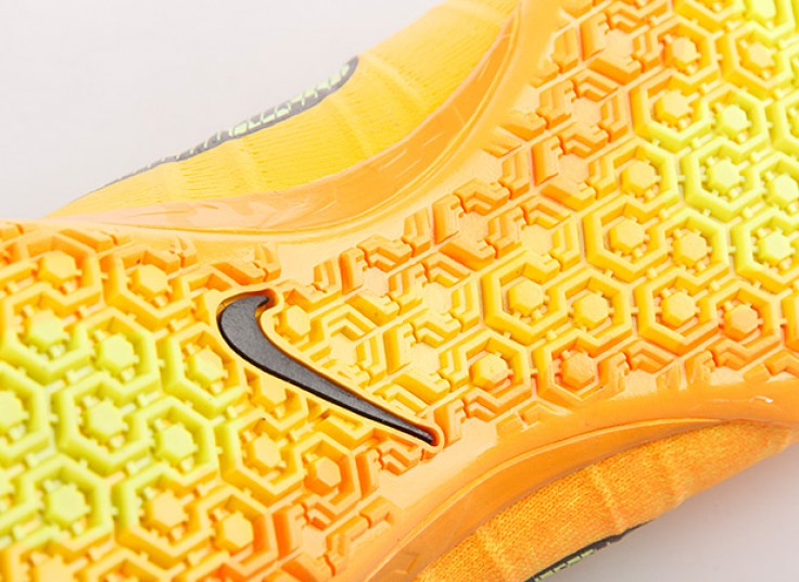 کفش فوتبالی NIKE