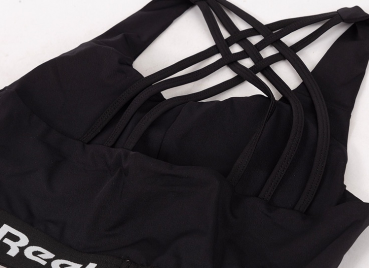 ست نیم تنه و لگ Reebok