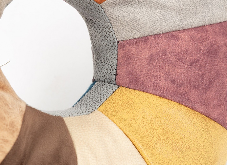 زیر نشیمنی مخملی