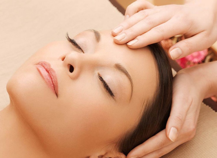 ماساژ ریلکسی در مرکز رزم آوا