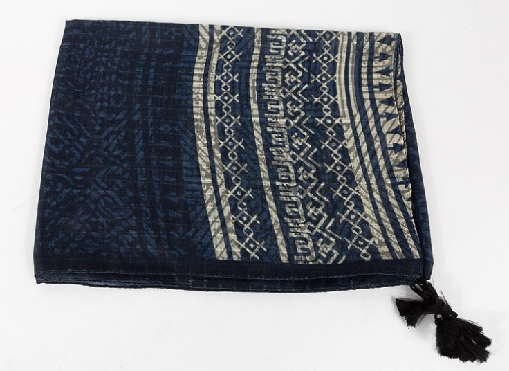 شال نخی منگوله دار