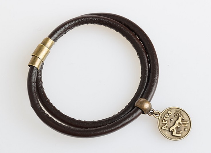 دستبند چرمی ماه تولد